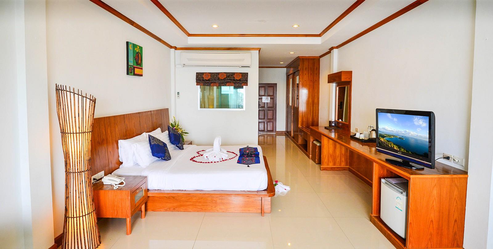 Patong Tri Trang Beach Resort מראה חיצוני תמונה